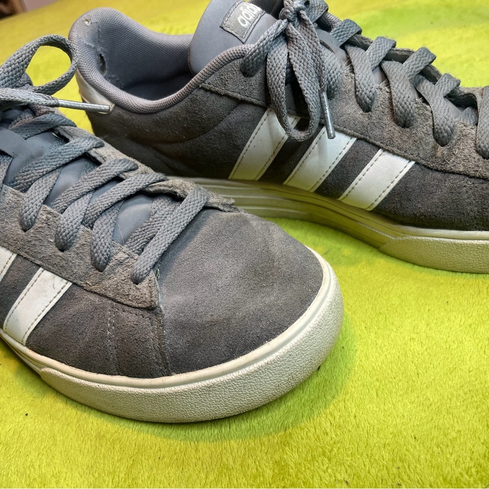 Mens Adidas beige suede trainers three stripe 753003 usa 10.5… $25.00 - Picture 7 of 7